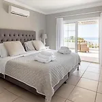 Casa vacanze Modern House With Pool For 12 Guests In