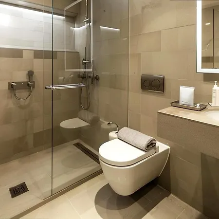 Case de vacanță Modern House With Pool For 12 Guests In