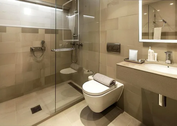 Case de vacanță Modern House With Pool For 12 Guests In