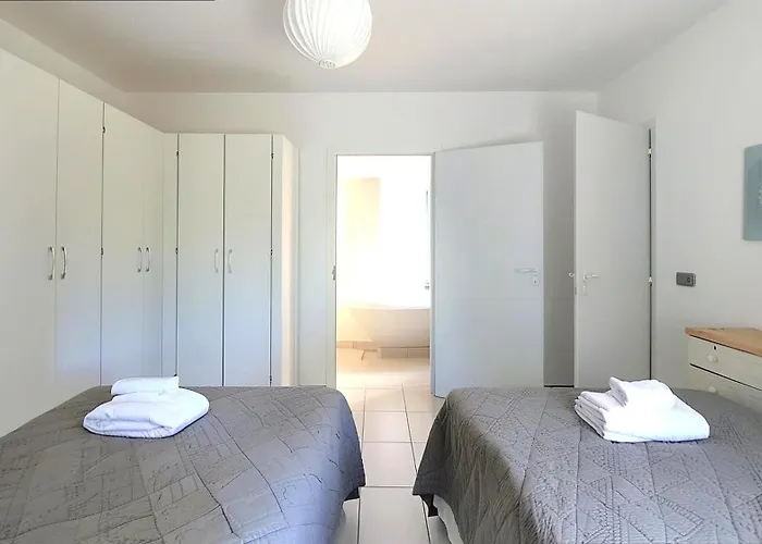 Modern House With Pool For 12 Guests In Vakantiehuis Líndos